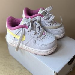 New Nike White and Pink  Force 1