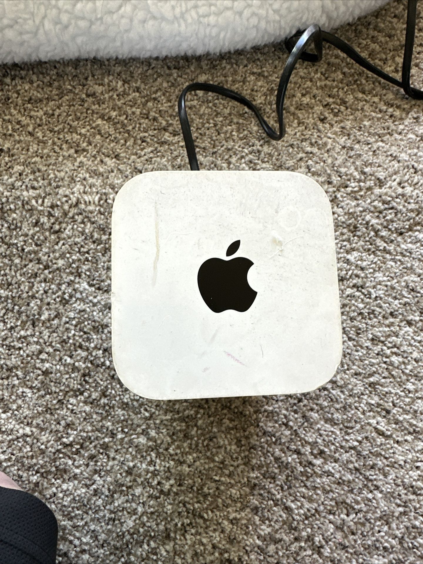 Apple AirPort Extreme Base Station Wireless Router 6th Generation A1521.  