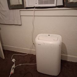 TOSHIBA AC PORTABLE COOLER and MIDEA AC Window Both Working Condition With Attactments and Remote! Im Moving! Need Gone! $150. Or Best Offer!! 