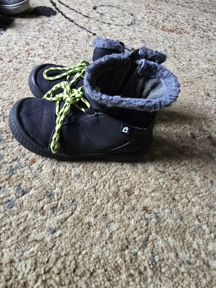 Oomphies Ryland Toddler Boys Boot /Size 11Y /Black Lined