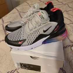 Nike 270