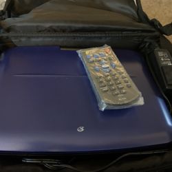 DVD PLAYER AND  CASE LIKE NEW