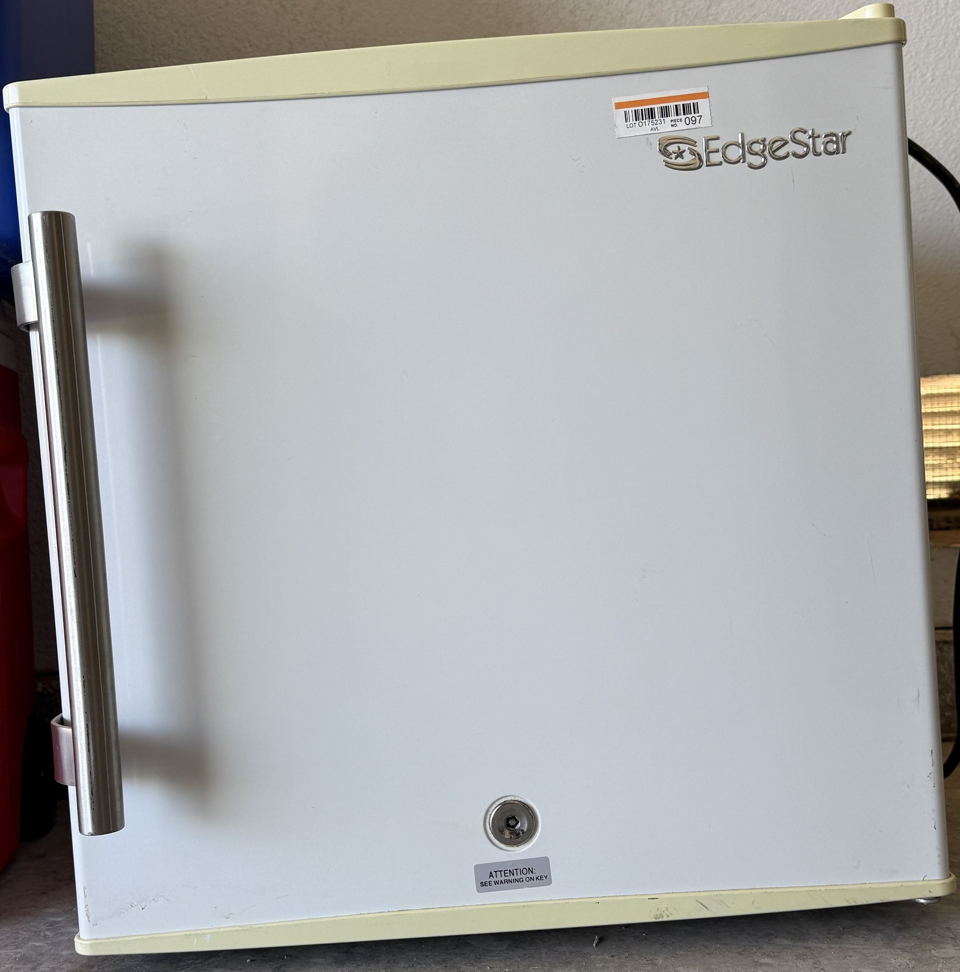 Small Refrigerator 1.7 CFT