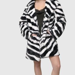 Women’s Fuzzy Faux coat 