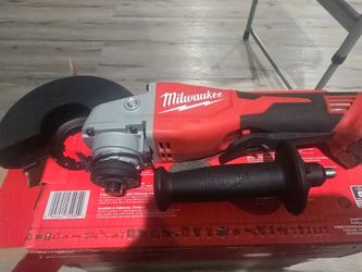 Milwaukee Grinder M18