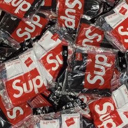 Supreme socks 