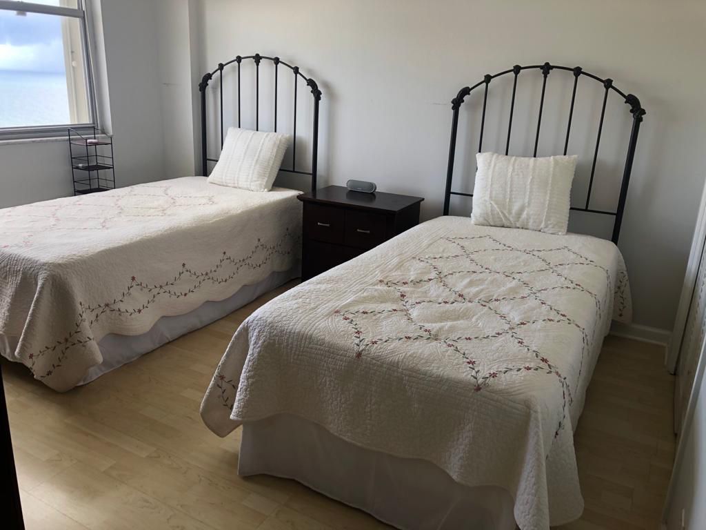 Twin beds set