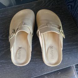 Like New Girls Sandals Size13 