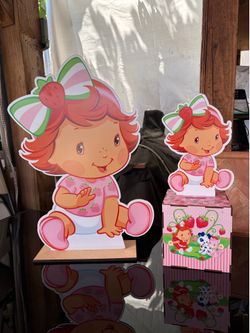 Strawberry shortcake decorations