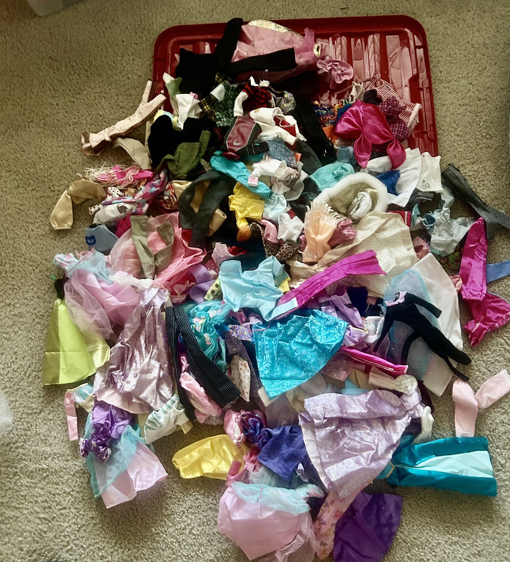 Barbie Clothes Group Of 206 Pieces Includes Some Ken Doll Clothes 