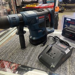 BOSCH GBH18V-36C PROFACTOR 18V Hitman Connected-Ready SDS-max® 1-9/16 In. Rotary Hammer With 2 batteries and charger. New open box 
