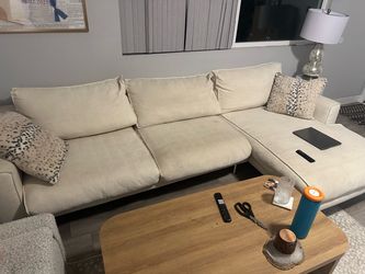 Poly & Bark L-Couch great condition