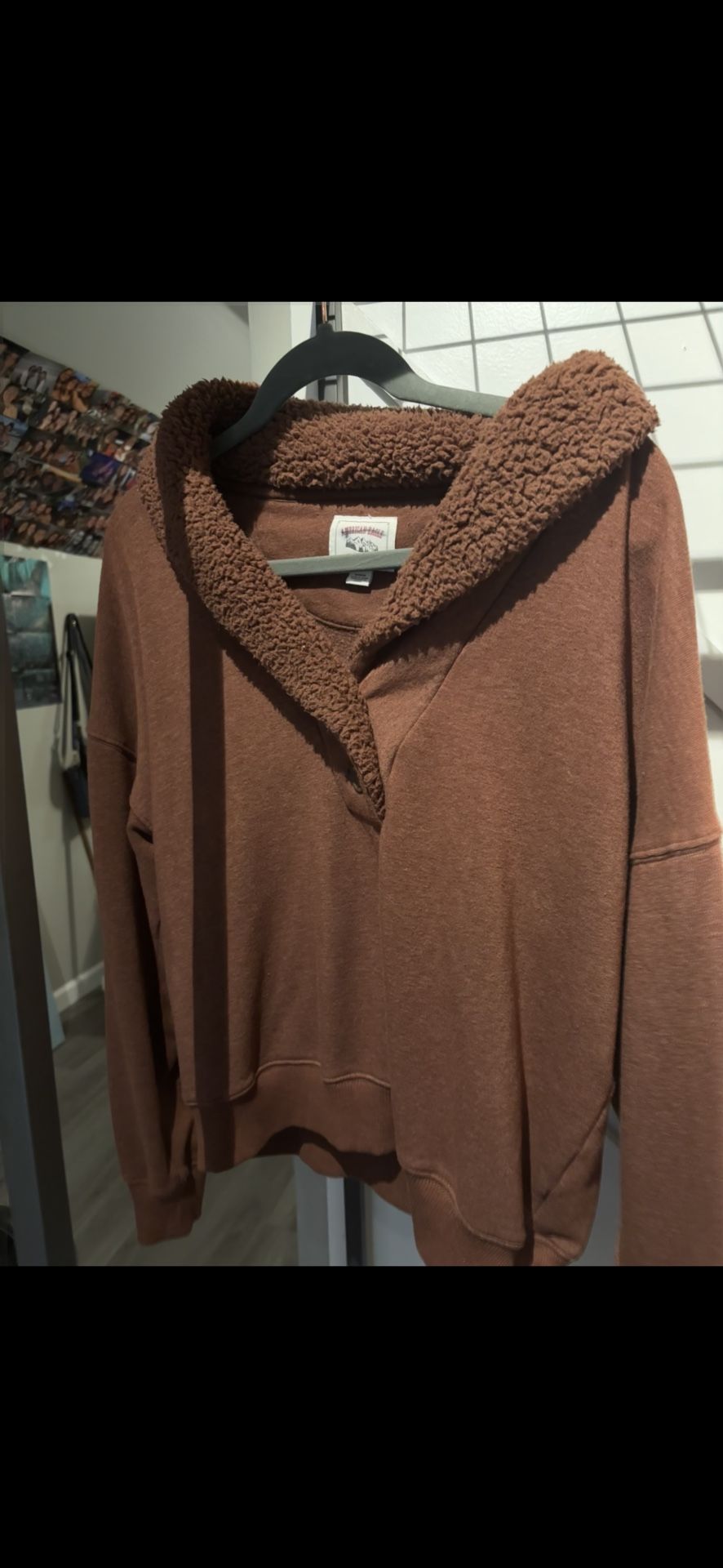 American Eagle Long Sleeve