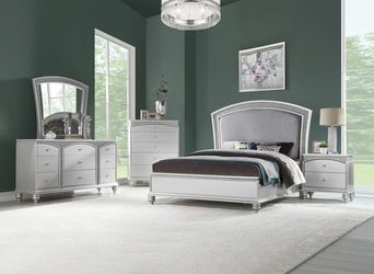 4-PCS Queen Bedroom Set in Offer