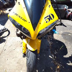 2005 Yamaha R1 Project Bike $900 !!FIRST COME FIRST SERVE!! 