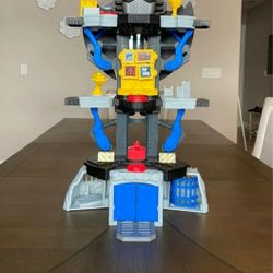 Imaginext Transforming Batcave And Figures 