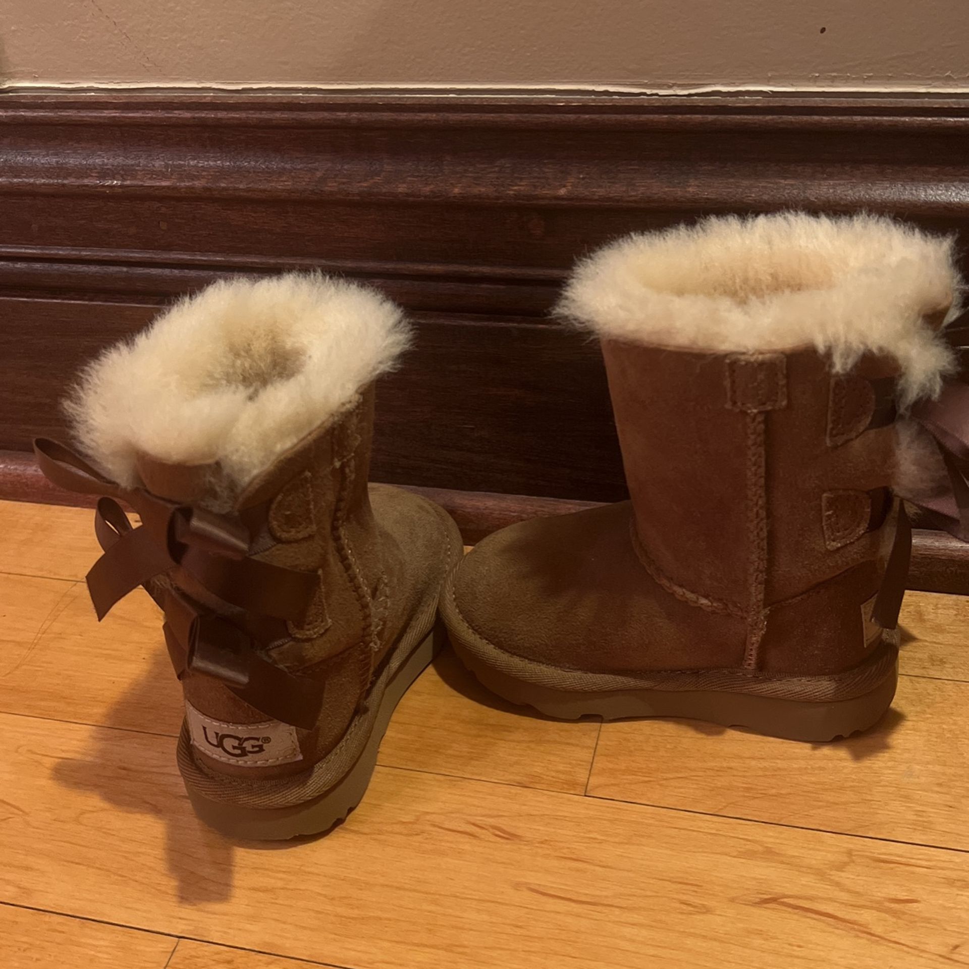 Toddler Uggs Boots Size 6 