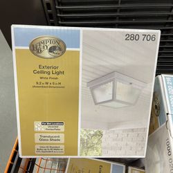 Decorative light fixtures ( brand new ) 