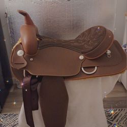 Wintec Synthetic All Around Western Saddle