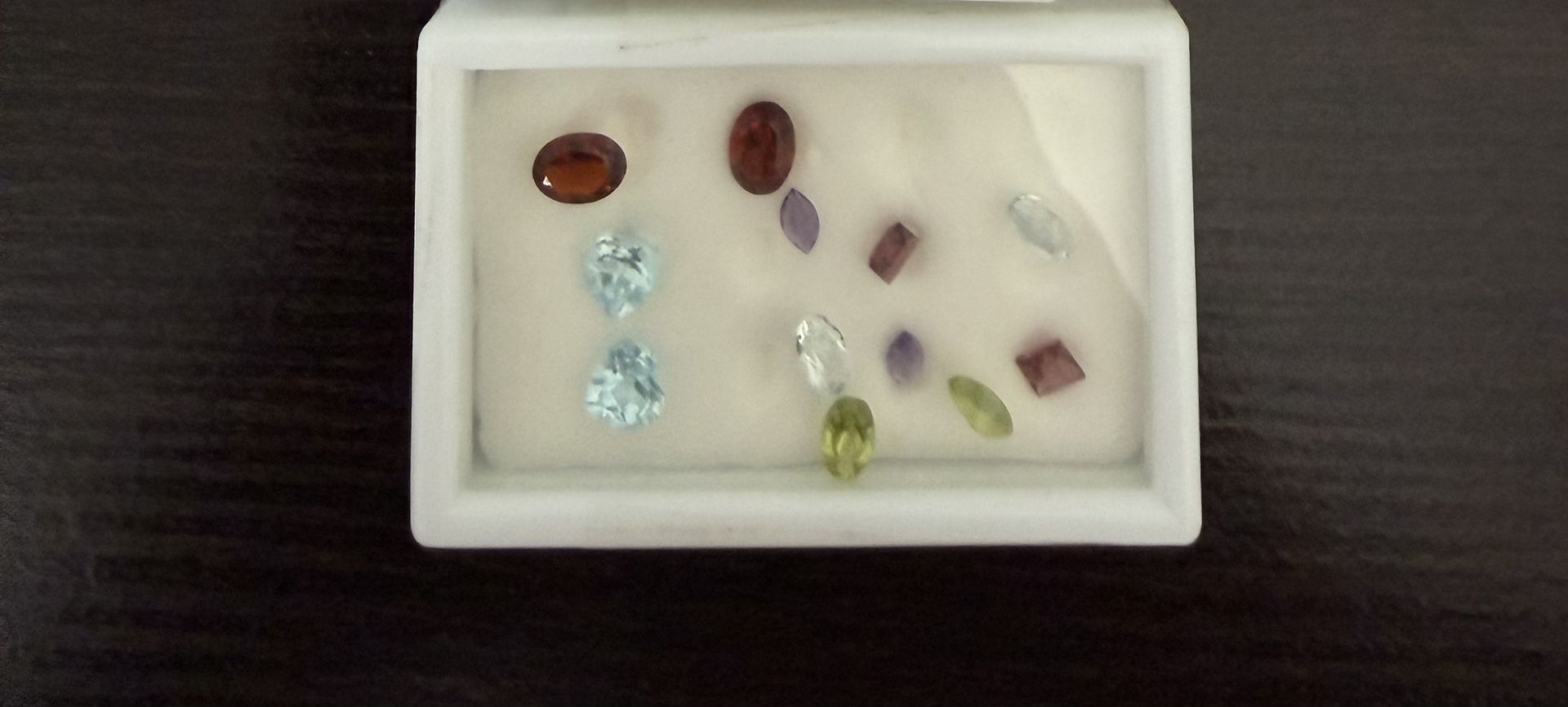 Loose gemstones