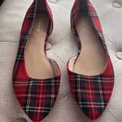 Isaac Mizrahi New York red plaid flats