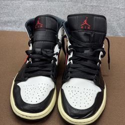 Nike Air Jordan 1 Mid Black Grey Red 554724-075 Mens Size 9