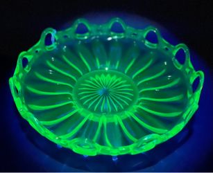 Fostoria uranium glass serving bowl