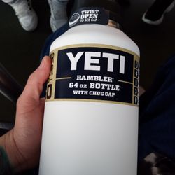 YETI Rambler 64oz Chug Bottle Yeti