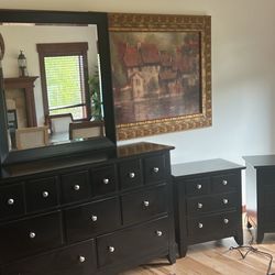 Black Bedroom Furniture Set Large Dresser w/ Mirror Two Nightstands w/ Built in Electricity.