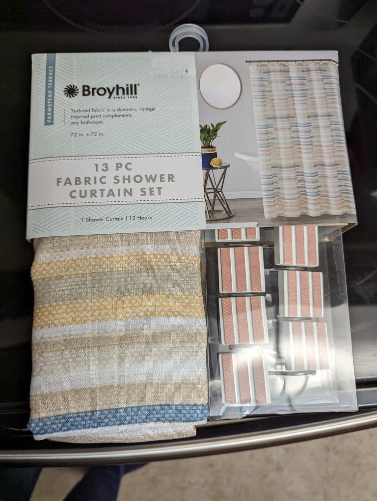 Shower Curtain Set/Bath Towels