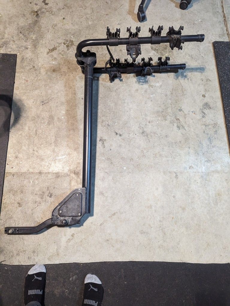 Bike rack for tail gate hitch