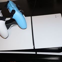 PS5 Digital 1 TB + 2 Controllers + Charging Dock