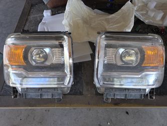 2015 GMC Sierra SLT Head Lights
