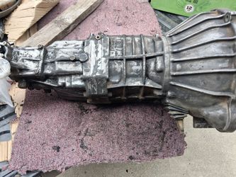Toyota 87'  W55 22RE 5 spe transmission