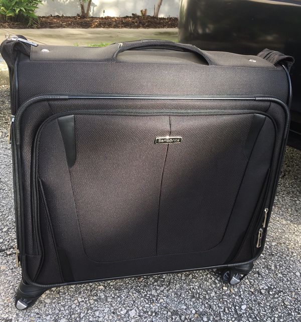 Samsonite Luggage Suitcase Bag (broken handle) in excellent condition ...