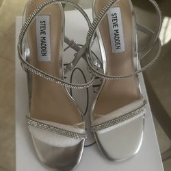 New Steve Madden Silver Dress Sandals Size 6