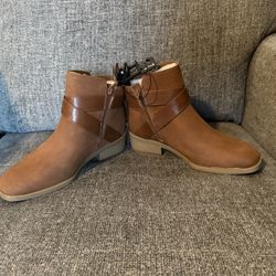 Women’s Time And Tru Ankle Buckle Boots Size 7W