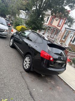 2011 Nissan rogue $2500