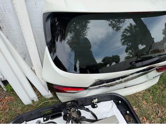 Hatch off a 2017 qx60 infinity glass good all wire harness and latches