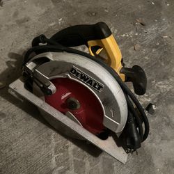 Dee Walt Circular Saw 7 1/4