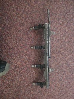 Fuel injectors with fuel Rail 04 to 08 Honda K 2.4
