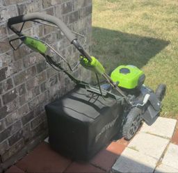 Greenworks 40V Cordless Lawn Mower with Battery, Charger & Grass Bag