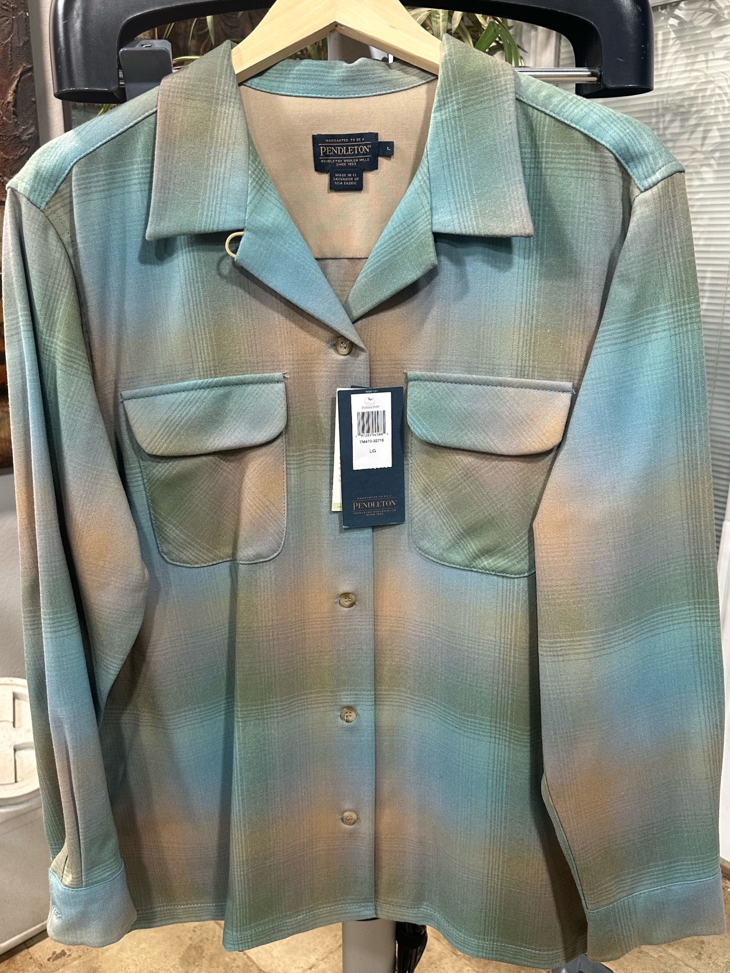 PENDELTON FLANNEL LARGE