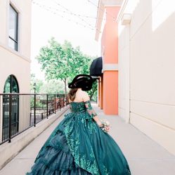 Quinceñera dress