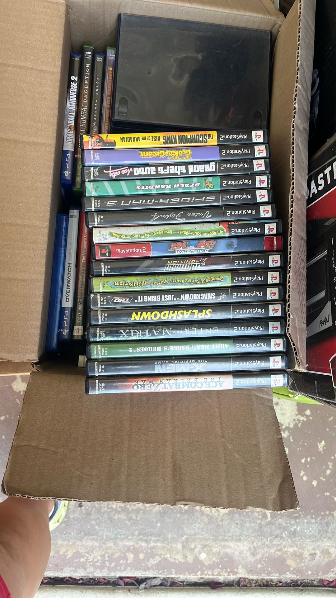 55 Games. Games For PS2,  Games For PS4, Games For XBOX. MIXED GAMES ALL IN CASE. 