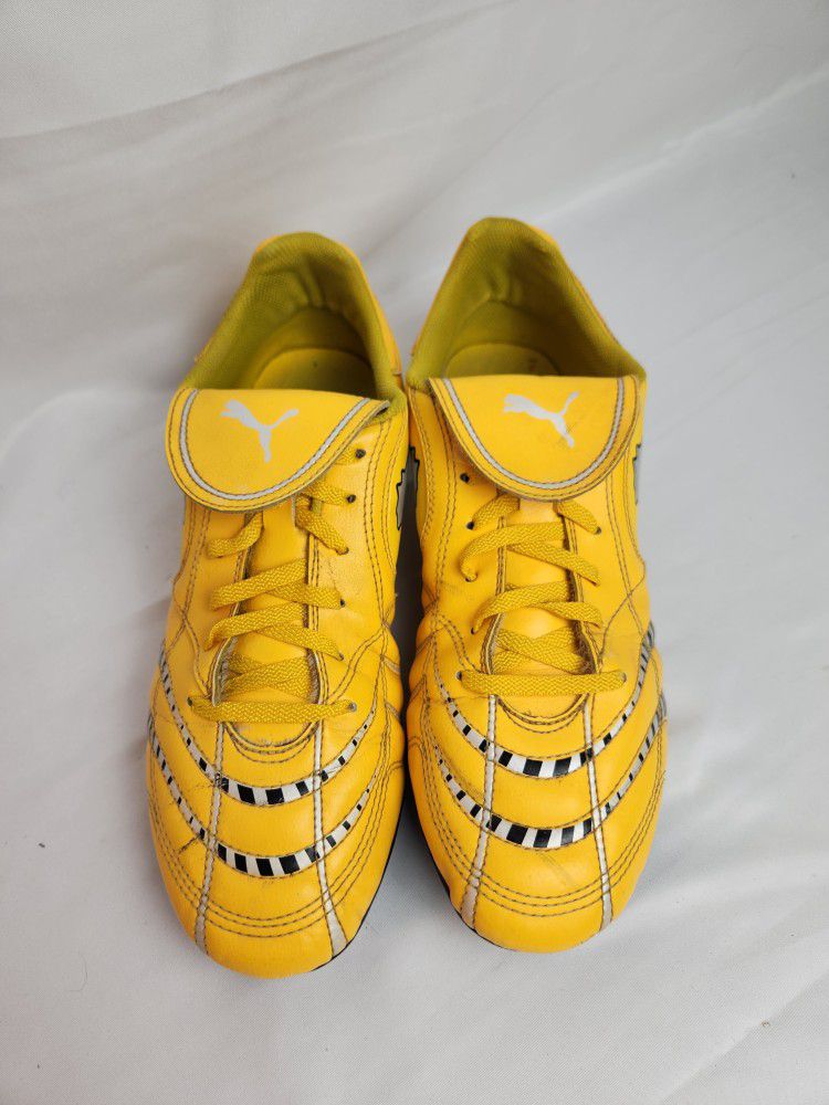 Puma Powercat mens soccer shoes size 10
