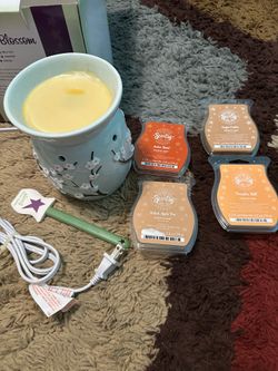 Scentsy Wax Warmer with Scents