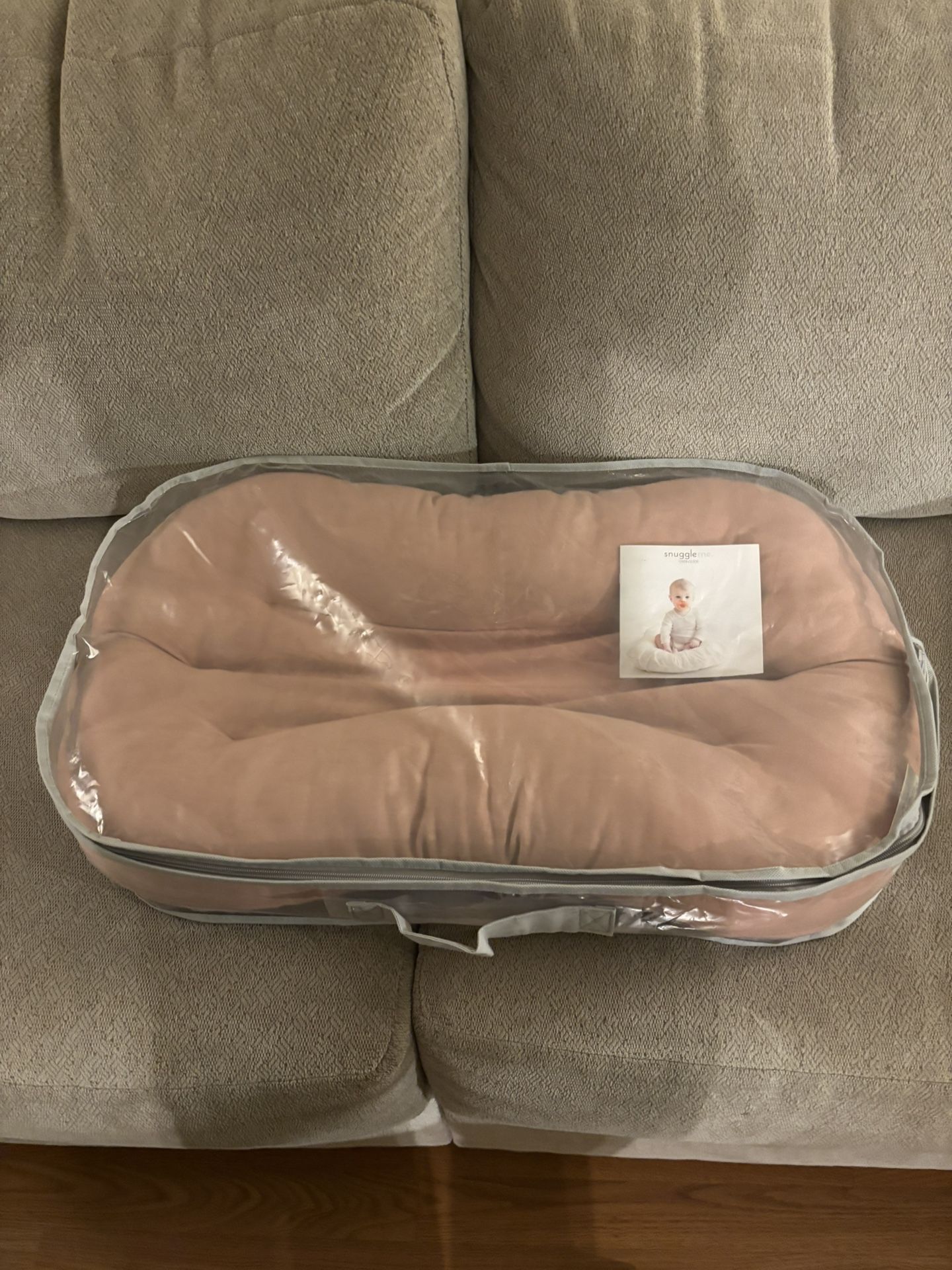 Snuggle Me Infant Lounger