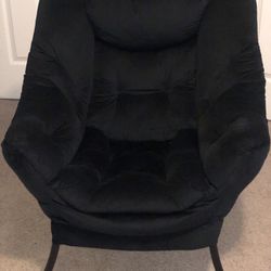 Chair Big Fluffy And Comfy $75