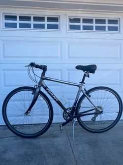 Giant FCR 3 Hybrid Road Bike – Size Medium (24-Speed, 700c)